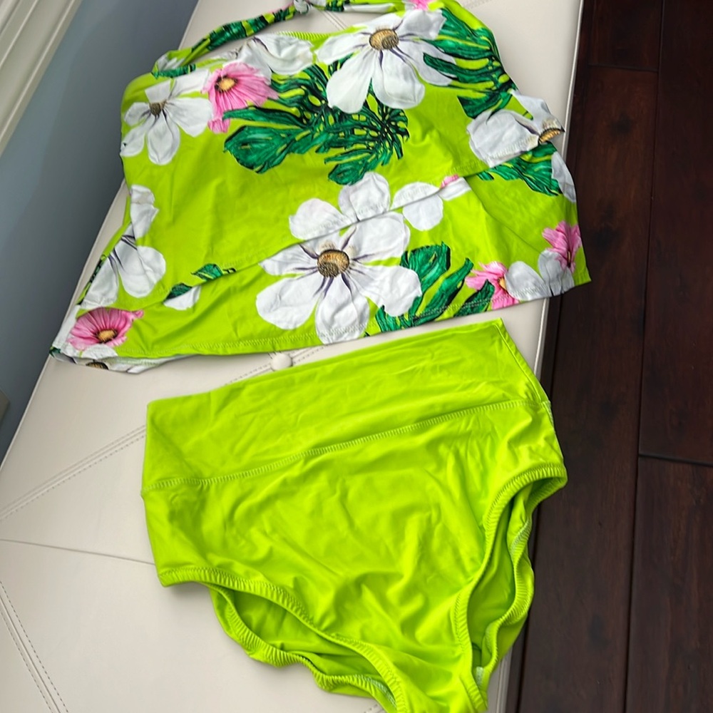 Tara Grinna set